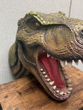 Reptile/T-Rex Head Habitat Decoration in Olive Green and Brown